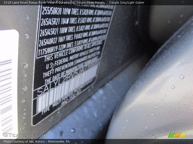 Silicon Silver Metallic / Dapple Grey/Light Oyster 2018 Land Rover Range Rover Velar R Dynamic SE