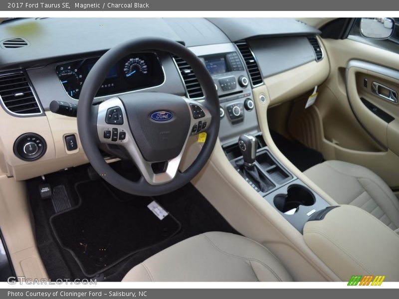Magnetic / Charcoal Black 2017 Ford Taurus SE
