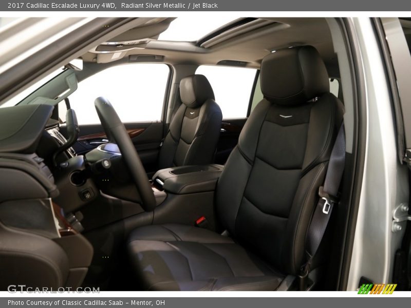 Radiant Silver Metallic / Jet Black 2017 Cadillac Escalade Luxury 4WD