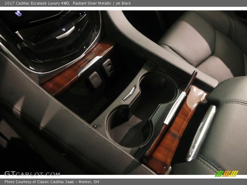 Radiant Silver Metallic / Jet Black 2017 Cadillac Escalade Luxury 4WD