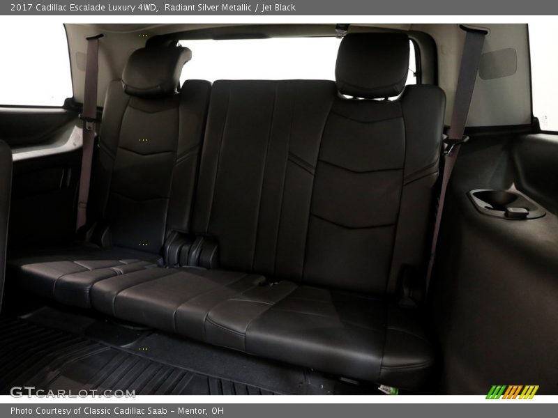 Radiant Silver Metallic / Jet Black 2017 Cadillac Escalade Luxury 4WD