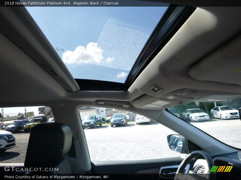 Magnetic Black / Charcoal 2018 Nissan Pathfinder Platinum 4x4