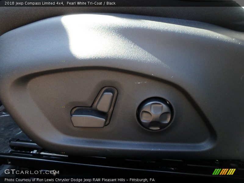 Pearl White Tri–Coat / Black 2018 Jeep Compass Limited 4x4
