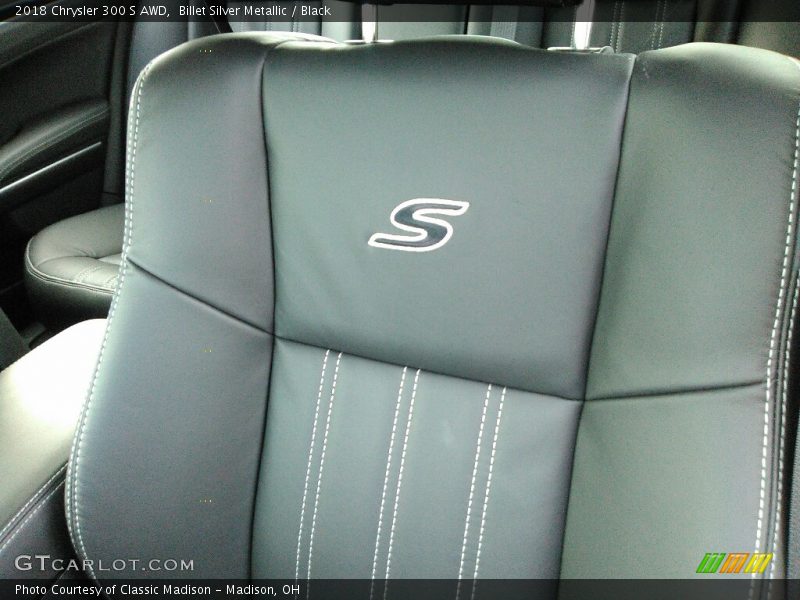 Billet Silver Metallic / Black 2018 Chrysler 300 S AWD