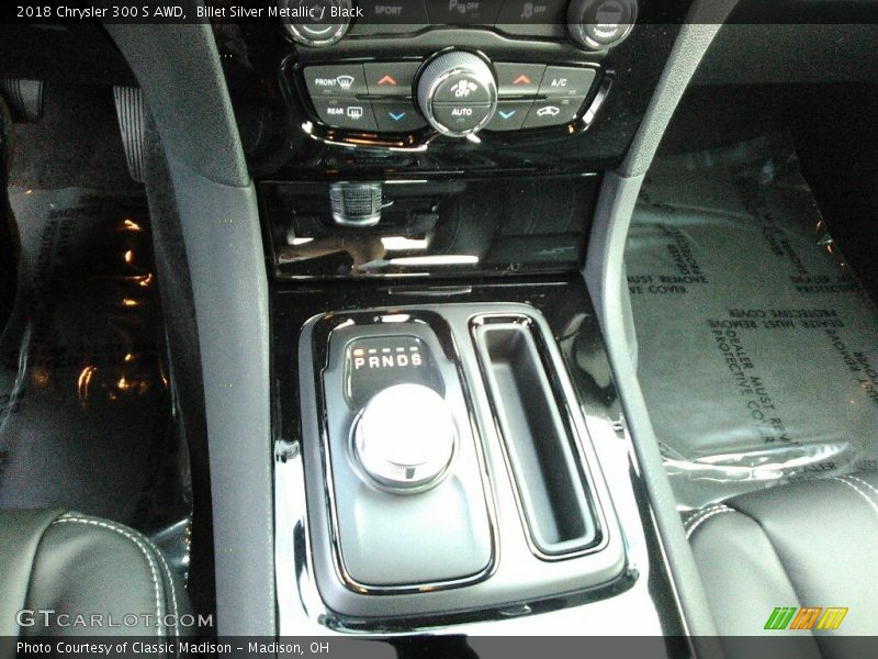 Billet Silver Metallic / Black 2018 Chrysler 300 S AWD