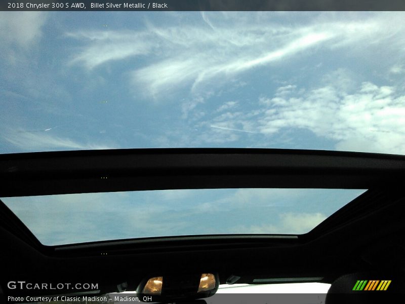 Billet Silver Metallic / Black 2018 Chrysler 300 S AWD