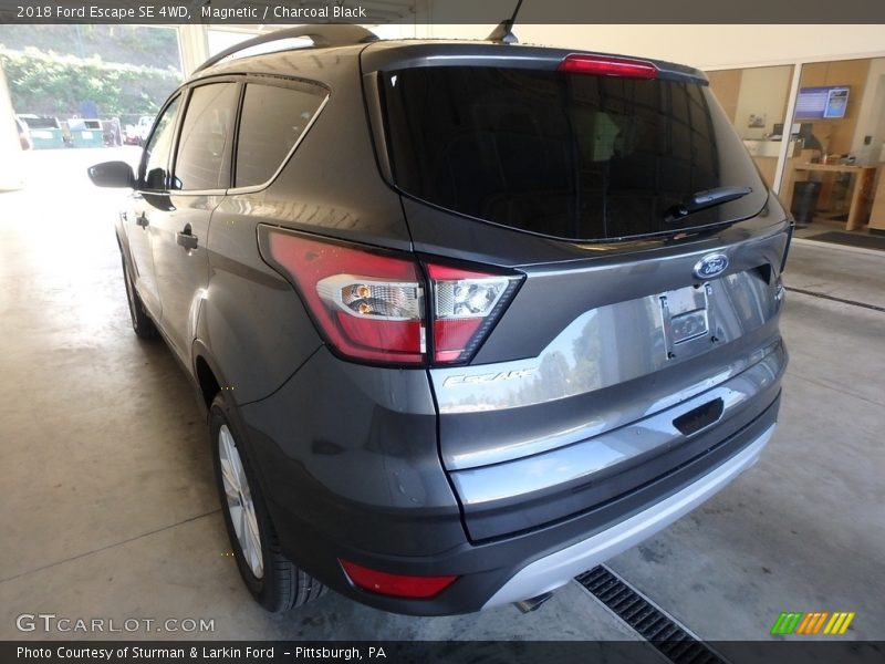 Magnetic / Charcoal Black 2018 Ford Escape SE 4WD