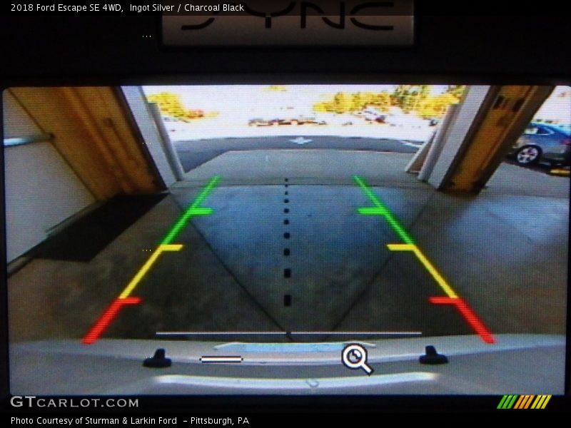 Ingot Silver / Charcoal Black 2018 Ford Escape SE 4WD