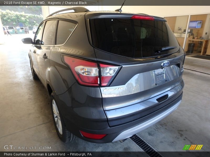 Magnetic / Charcoal Black 2018 Ford Escape SE 4WD