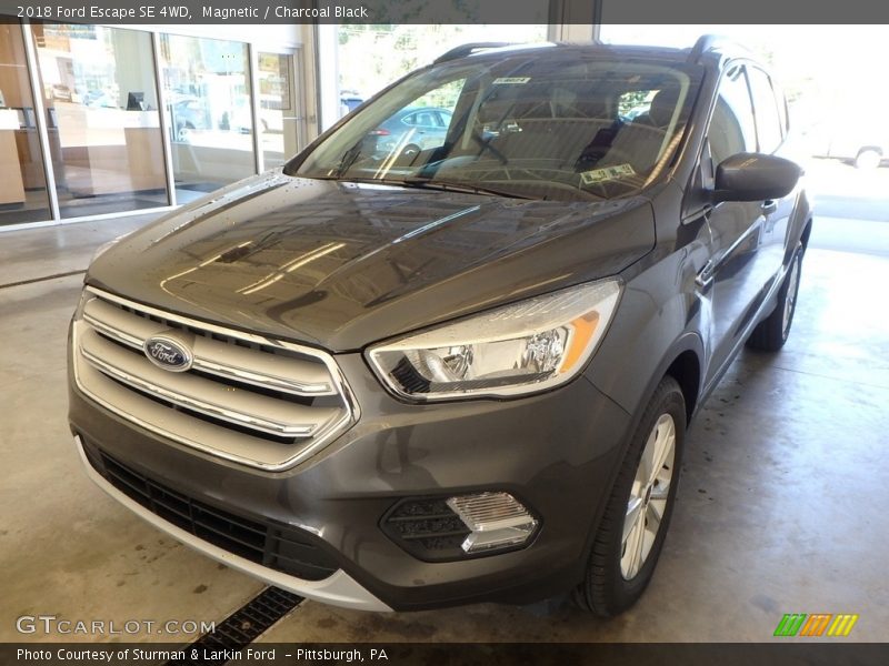 Magnetic / Charcoal Black 2018 Ford Escape SE 4WD