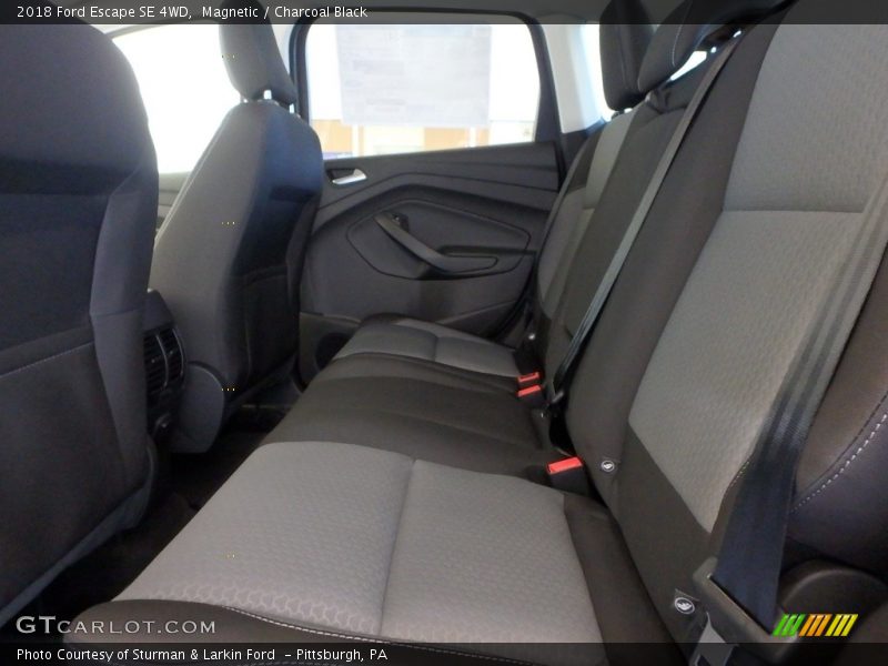 Magnetic / Charcoal Black 2018 Ford Escape SE 4WD