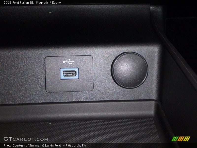 Magnetic / Ebony 2018 Ford Fusion SE