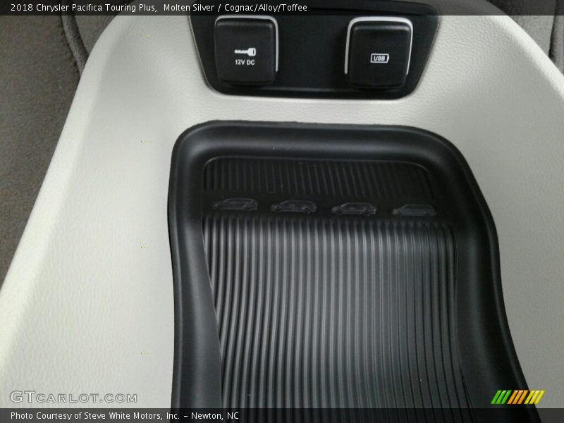 Molten Silver / Cognac/Alloy/Toffee 2018 Chrysler Pacifica Touring Plus