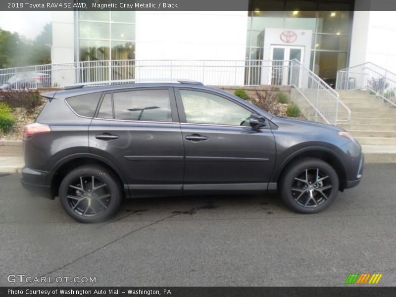 Magnetic Gray Metallic / Black 2018 Toyota RAV4 SE AWD