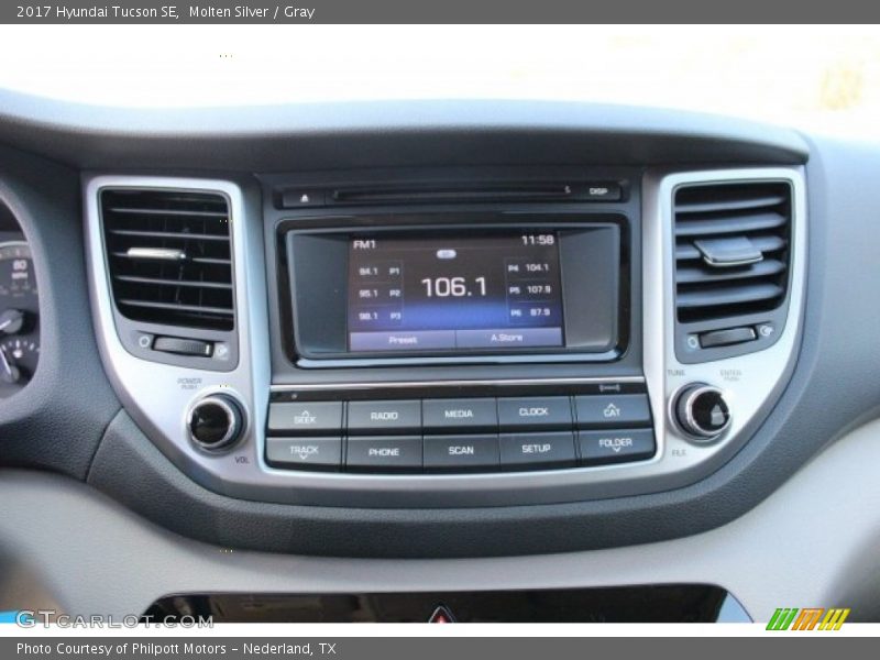 Molten Silver / Gray 2017 Hyundai Tucson SE