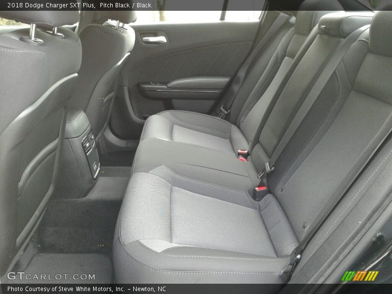 Pitch Black / Black 2018 Dodge Charger SXT Plus