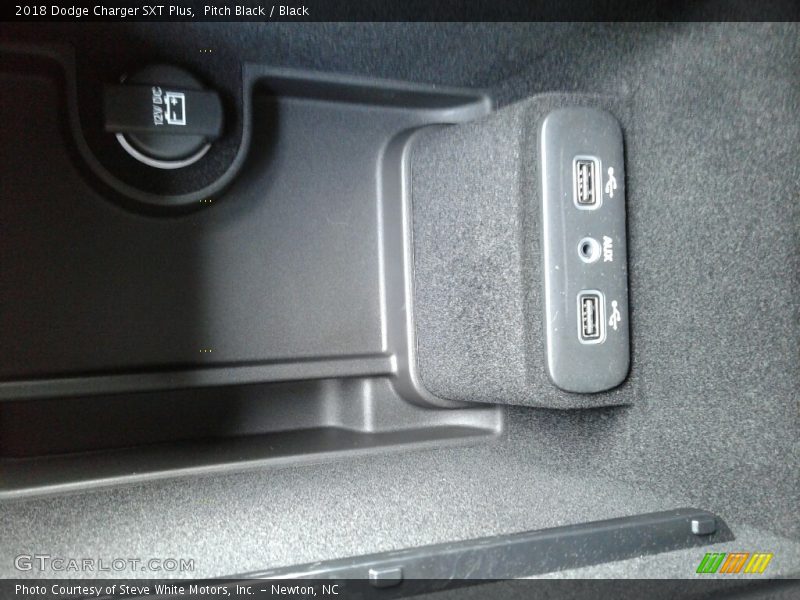 Pitch Black / Black 2018 Dodge Charger SXT Plus