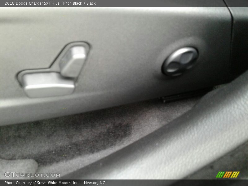 Pitch Black / Black 2018 Dodge Charger SXT Plus