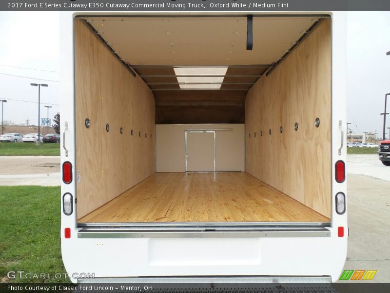 Oxford White / Medium Flint 2017 Ford E Series Cutaway E350 Cutaway Commercial Moving Truck