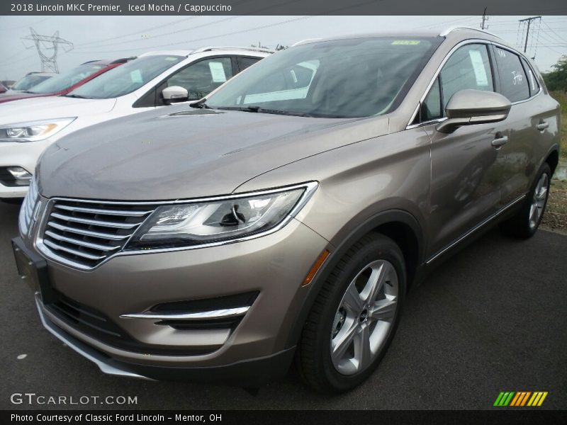 Front 3/4 View of 2018 MKC Premier