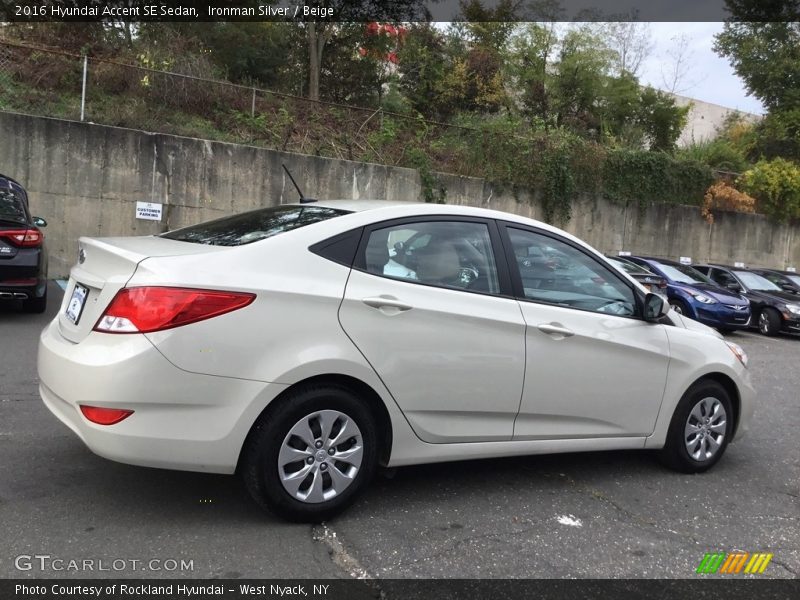 Ironman Silver / Beige 2016 Hyundai Accent SE Sedan
