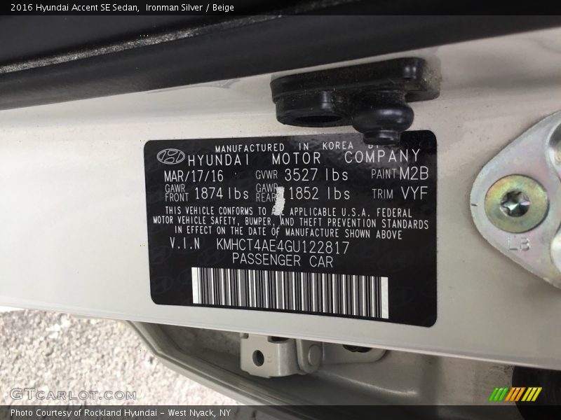 Ironman Silver / Beige 2016 Hyundai Accent SE Sedan