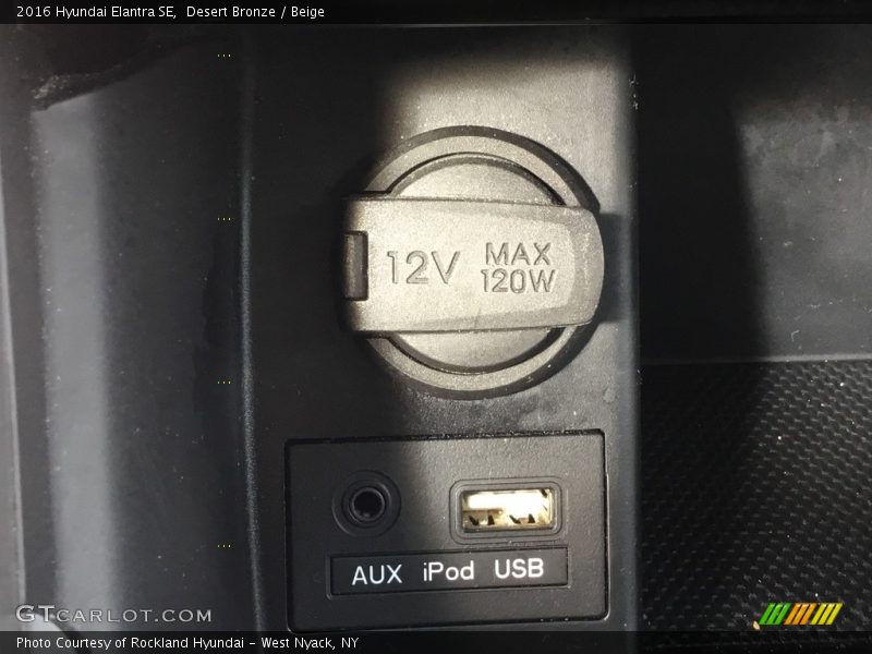 Desert Bronze / Beige 2016 Hyundai Elantra SE