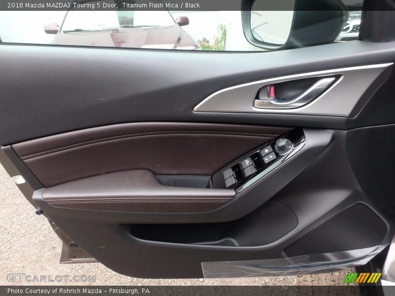 Titanium Flash Mica / Black 2018 Mazda MAZDA3 Touring 5 Door