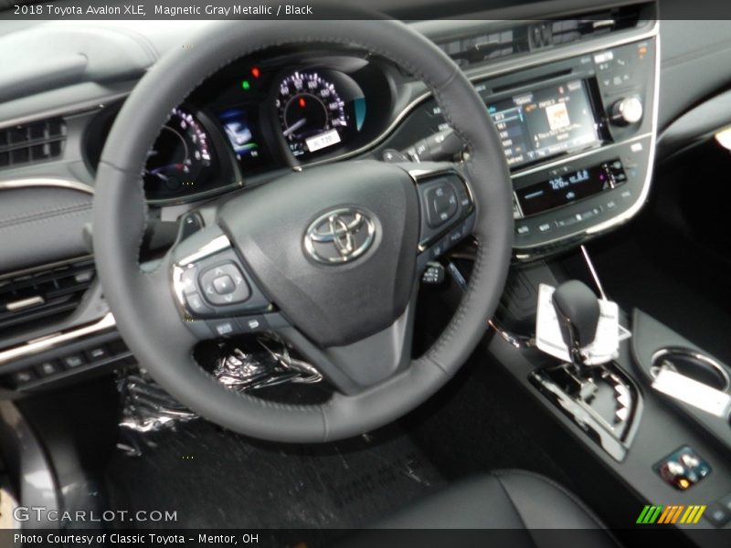 Magnetic Gray Metallic / Black 2018 Toyota Avalon XLE