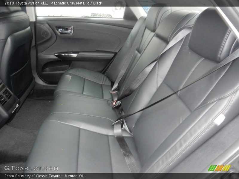 Magnetic Gray Metallic / Black 2018 Toyota Avalon XLE
