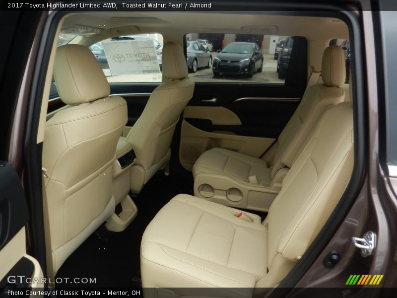 Toasted Walnut Pearl / Almond 2017 Toyota Highlander Limited AWD
