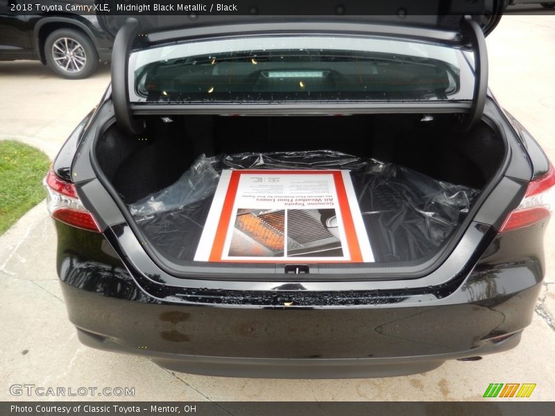 Midnight Black Metallic / Black 2018 Toyota Camry XLE