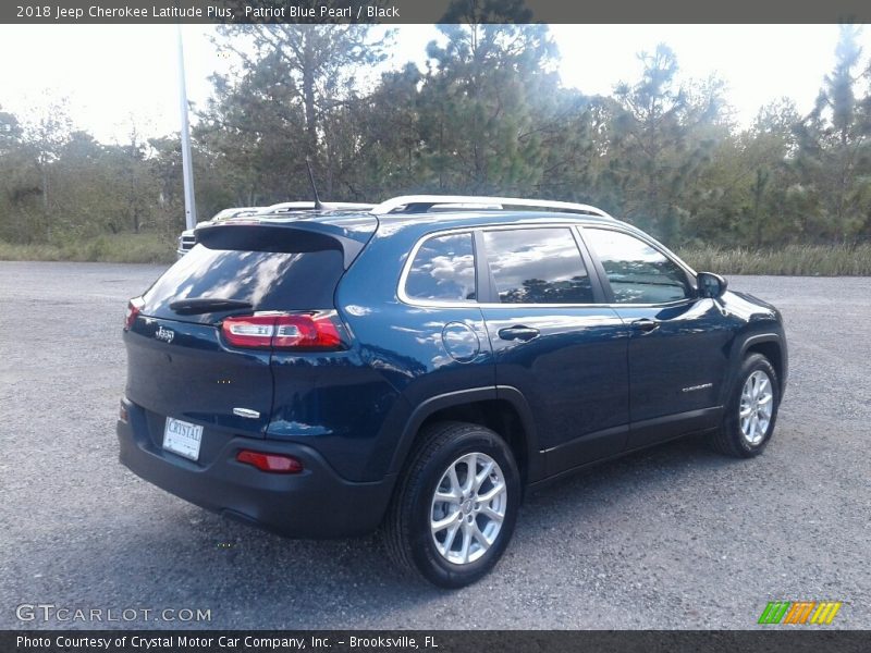 Patriot Blue Pearl / Black 2018 Jeep Cherokee Latitude Plus