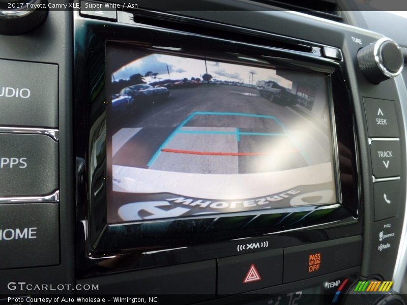 Super White / Ash 2017 Toyota Camry XLE