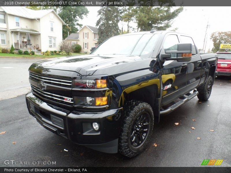 Front 3/4 View of 2018 Silverado 2500HD LT Crew Cab 4x4