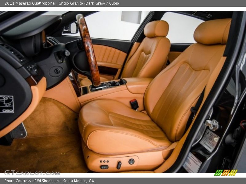 Front Seat of 2011 Quattroporte 