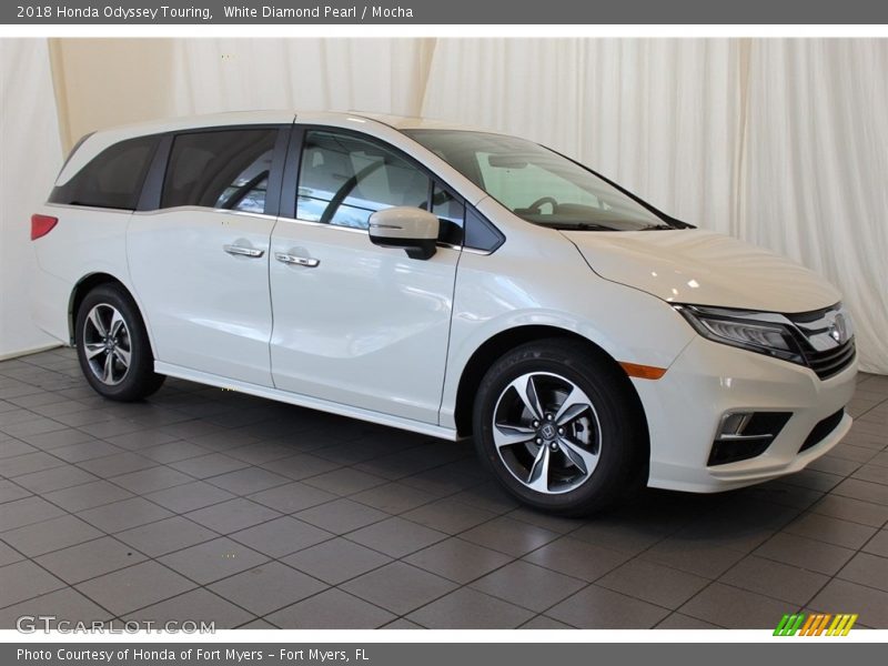 White Diamond Pearl / Mocha 2018 Honda Odyssey Touring