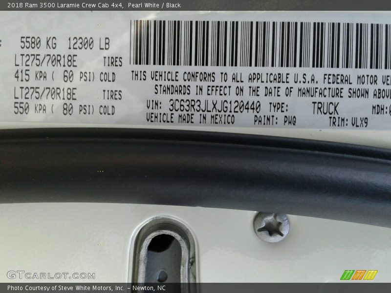 Pearl White / Black 2018 Ram 3500 Laramie Crew Cab 4x4