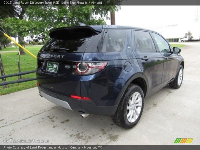 Loire Blue Metallic / Almond 2017 Land Rover Discovery Sport HSE