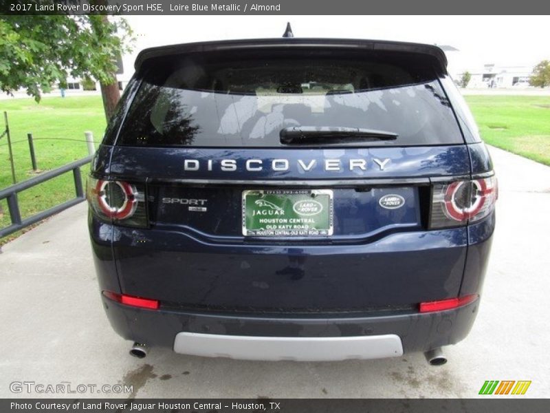 Loire Blue Metallic / Almond 2017 Land Rover Discovery Sport HSE