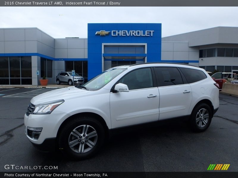 Iridescent Pearl Tricoat / Ebony 2016 Chevrolet Traverse LT AWD