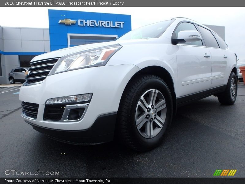 Iridescent Pearl Tricoat / Ebony 2016 Chevrolet Traverse LT AWD