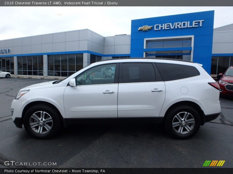 Iridescent Pearl Tricoat / Ebony 2016 Chevrolet Traverse LT AWD