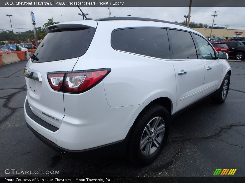 Iridescent Pearl Tricoat / Ebony 2016 Chevrolet Traverse LT AWD