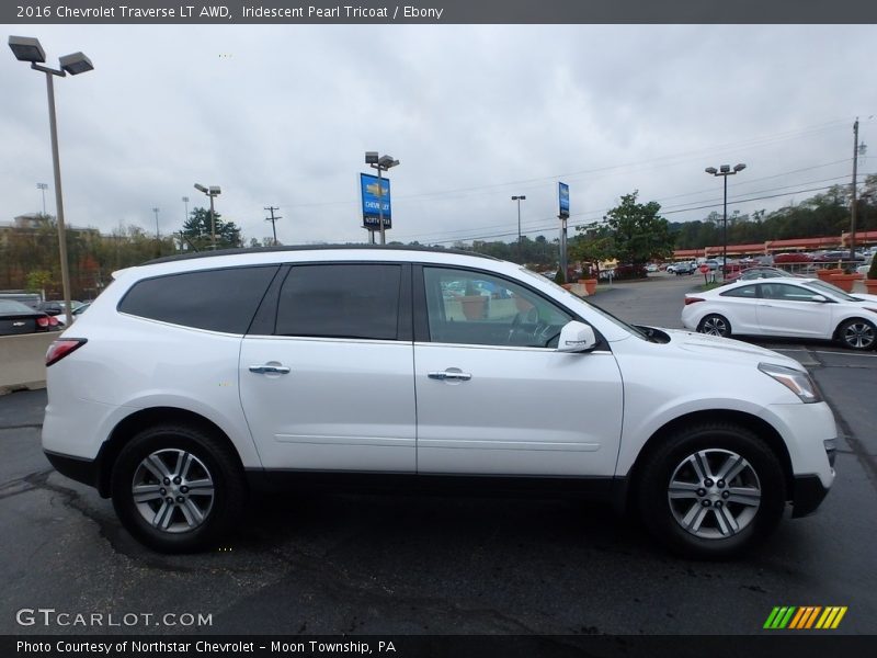 Iridescent Pearl Tricoat / Ebony 2016 Chevrolet Traverse LT AWD