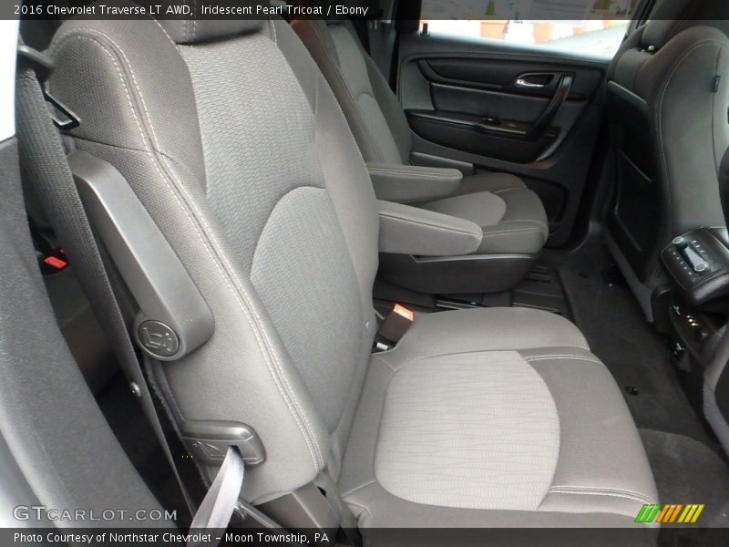 Iridescent Pearl Tricoat / Ebony 2016 Chevrolet Traverse LT AWD