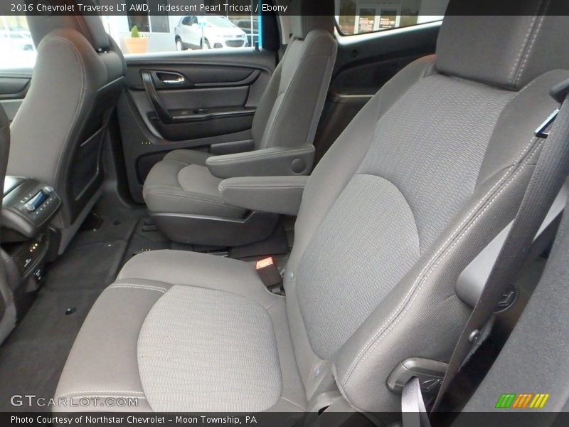 Iridescent Pearl Tricoat / Ebony 2016 Chevrolet Traverse LT AWD