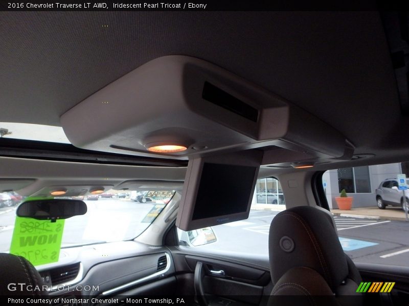Iridescent Pearl Tricoat / Ebony 2016 Chevrolet Traverse LT AWD