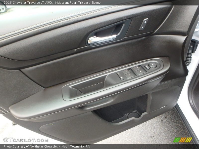 Iridescent Pearl Tricoat / Ebony 2016 Chevrolet Traverse LT AWD