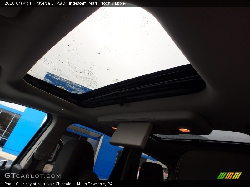 Iridescent Pearl Tricoat / Ebony 2016 Chevrolet Traverse LT AWD